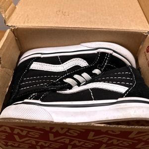 Size 6 TODDLER classic black high top VANS in box